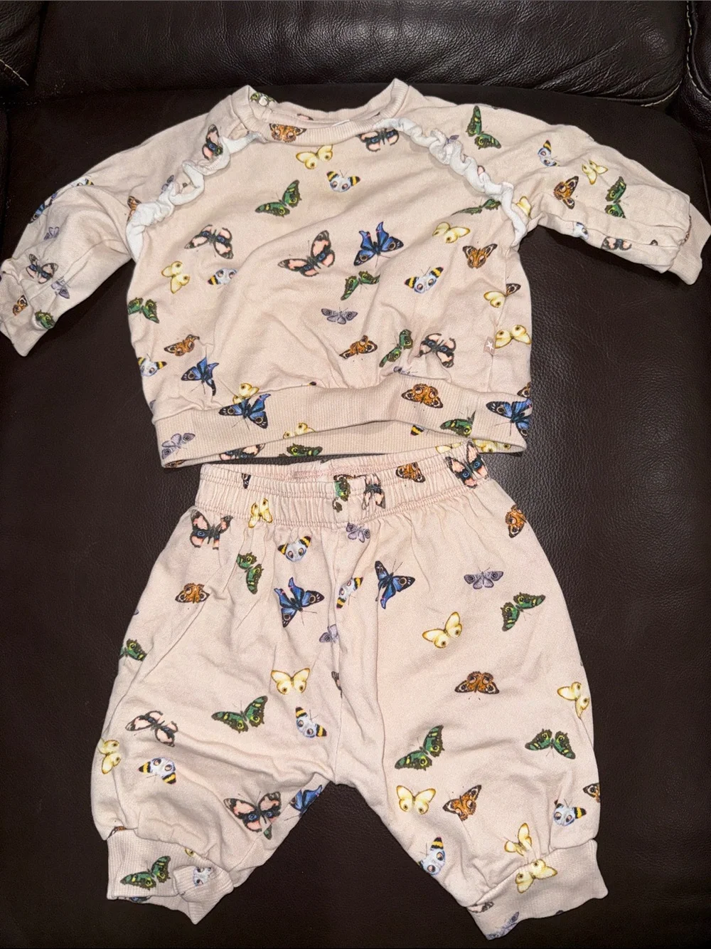 Molo butterfly two piece baby girl set size 6-9 months